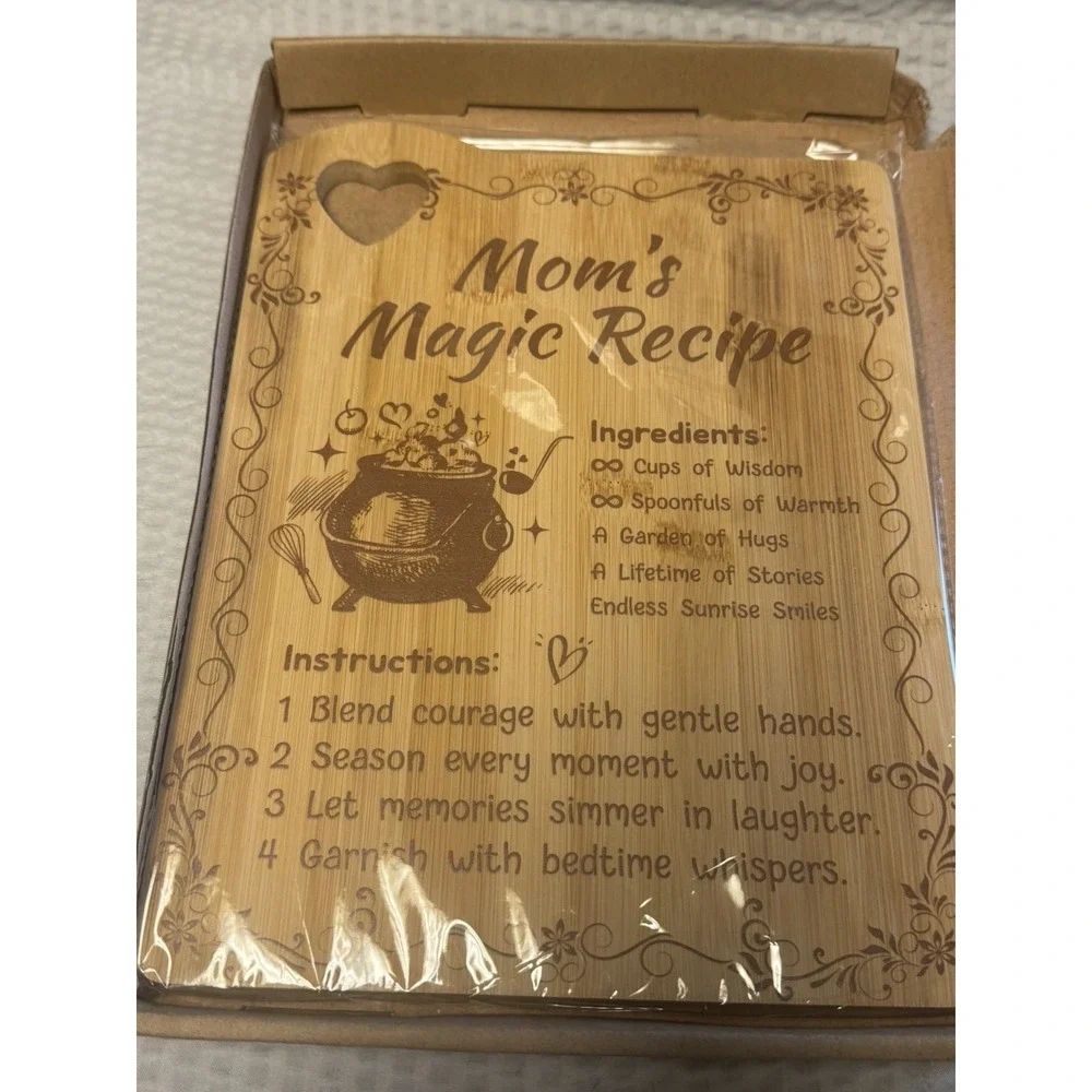 Mom's Magic Recipe Personalized Cutting Board with 3 Spoons‎ Gift Set New